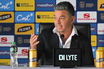 Marcelo Gallardo en la conferencia de prensa en la que fue presentado como DT de Ecuador