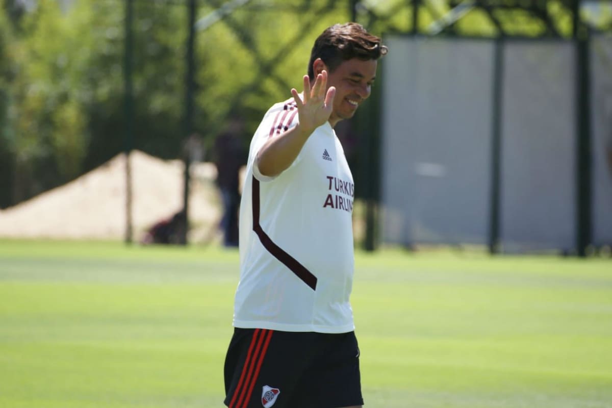 Marcelo Gallardo en la práctica de esta mañana.