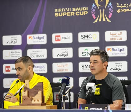 Marcelo Gallardo en una de las conferencias de prensa con Al Ittihad