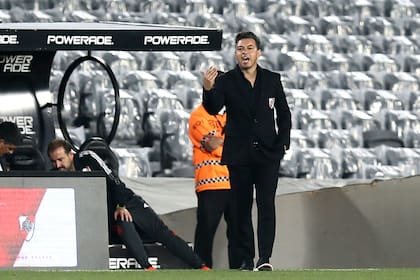Marcelo Gallardo metió mano con los cambios para despertar a un River que fue de menos a más