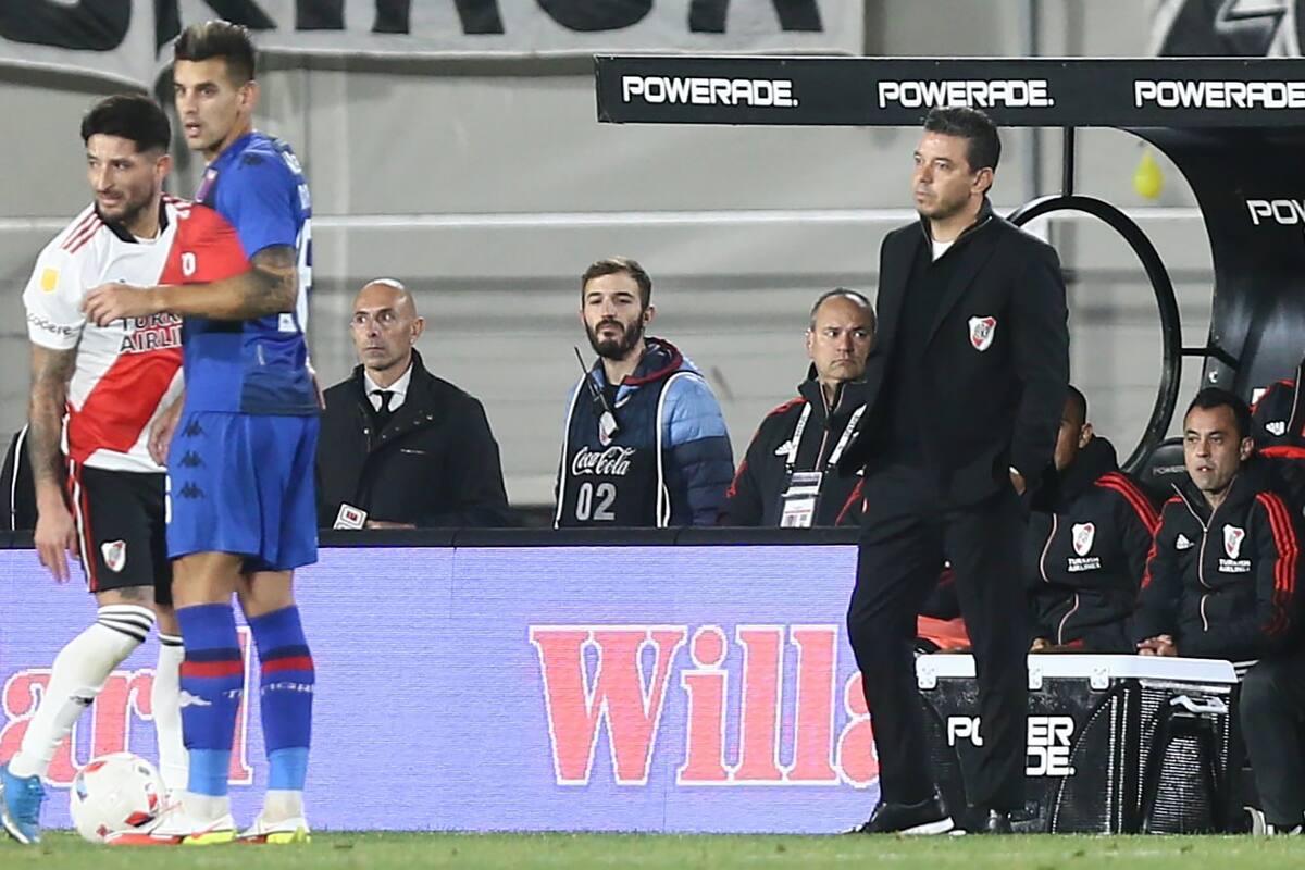 Marcelo Gallardo no pudo contenerse ante el error de Paulo Díaz