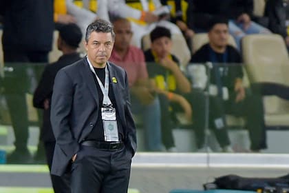 Marcelo Gallardo sigue el triunfo de Al Ittihad sobre Al Riyahd, en la reanudación de la Pro League saudí