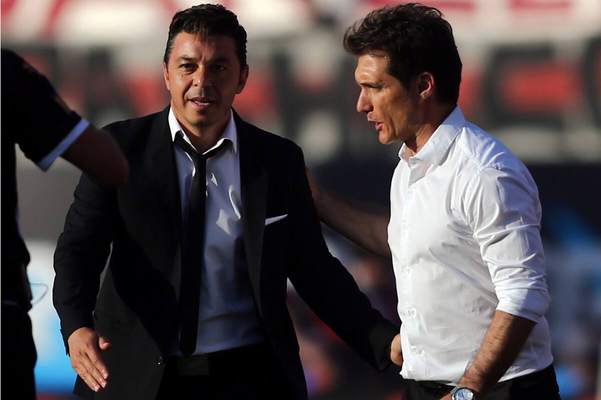 Marcelo Gallardo y Guillermo Barros Schelotto, en uno de los superclásicos