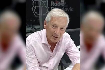 Marcelo Longobardi mostró cómo plancha una camisa