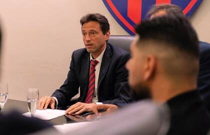 Marcelo Moretti, la tormenta que acecha una y otra vez en San Lorenzo: no se da por vencido y aspira a volver a ser la cabeza, aprovechando que la CD transitoria que aún no se formó.
