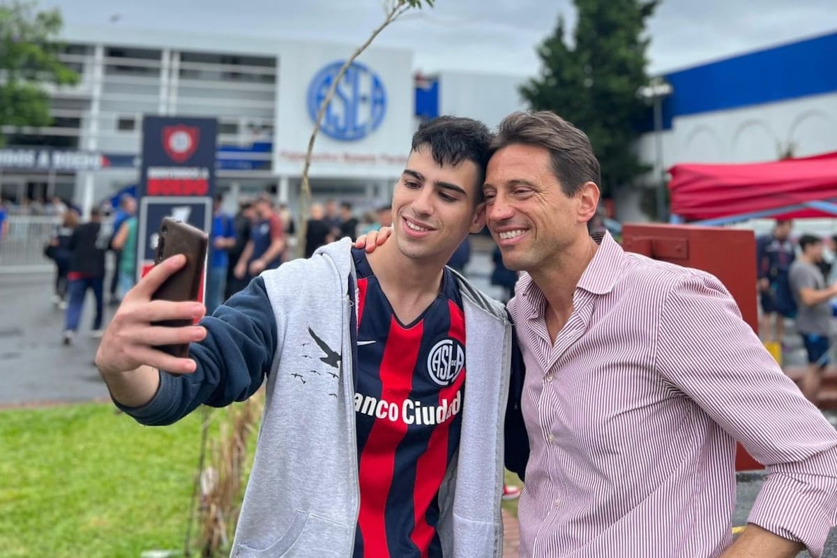 Marcelo Moretti, nuevo presidente de San Lorenzo, y la selfie junto a un joven hincha del Ciclón