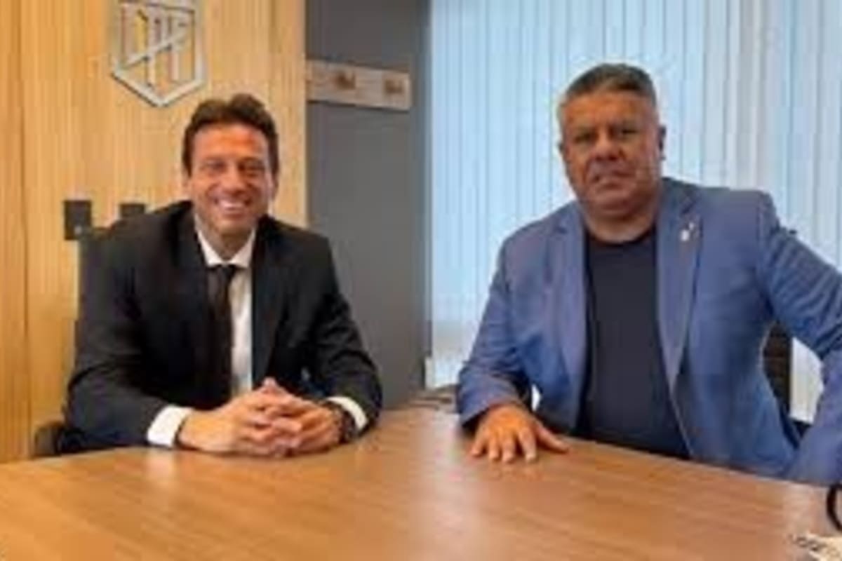 Marcelo Moretti, presidente de licencia en San Lorenzo, y Claudio "Chiqui" Tapia; el dirigente del Ciclón espera un guiño de la AFA o la Justicia para definir su futuro