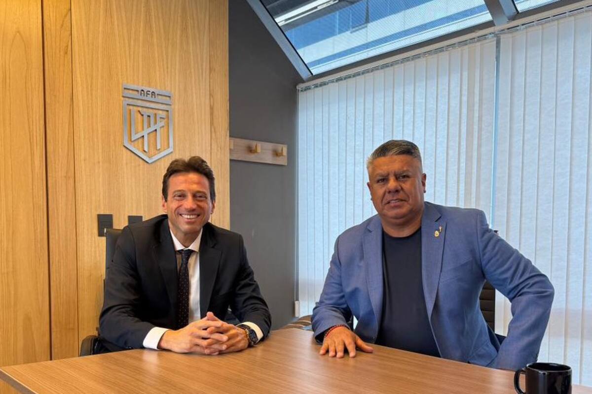 Marcelo Moretti y Claudio Chiqui Tapia, presidente de la AFA