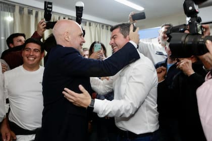 Marcelo Orrego festeja junto a Horacio Rodríguez Larreta haber ganado la elección en San Juan