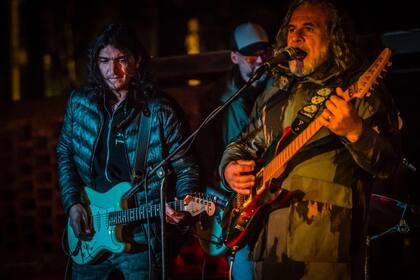 Marcelo Pelleriti y su banda, en uno de sus shows