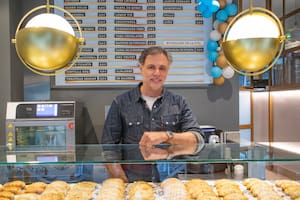 Marcelo Settino apuesta a la empanada en su local madrileño: "vino para quedarse porque es la evolución del fast food, frente a la hamburguesa o el hot dog; es un plato mucho más nutritivo, variado, versátil y práctico".