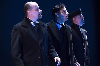 Marcelo Subiotto, Joaquín Furriel y Fernando Sayago, en Hamlet