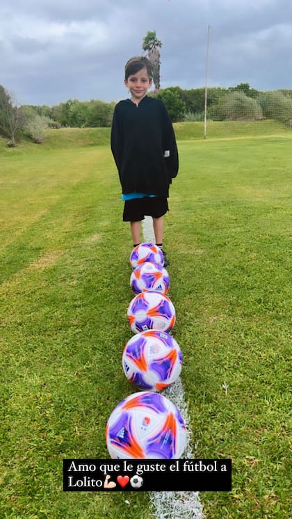 Marcelo Tinelli compartió una fotografía de Lolo en un entrenamiento de fútbol. Ambos se encuentran en Uruguay de vacaciones