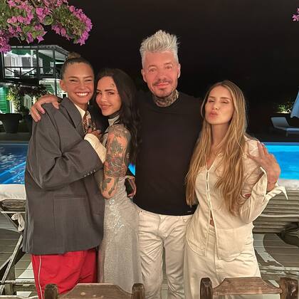 Marcelo Tinelli junto a sus tres hijas
