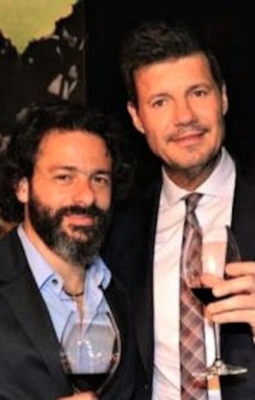 Marcelo Tinelli y su socio Hernán de Laurente durante la presentación de su bodega, en 2014