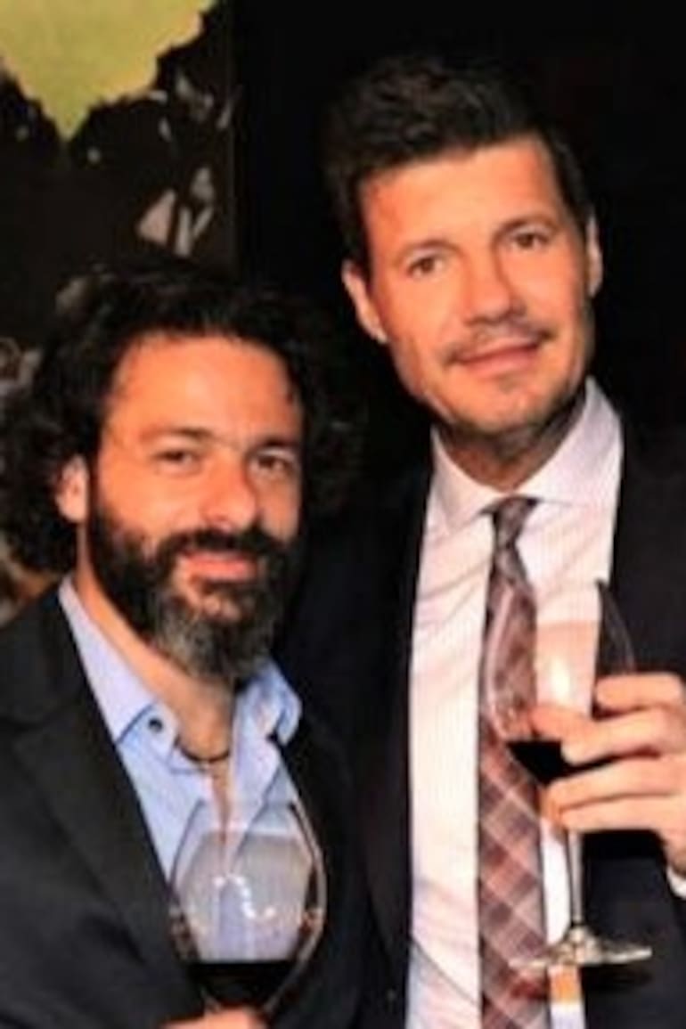 Marcelo Tinelli y su socio Hernán de Laurente durante la presentación de su bodega, en 2014