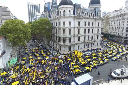Marcha de taxista contra Uber y Cabify