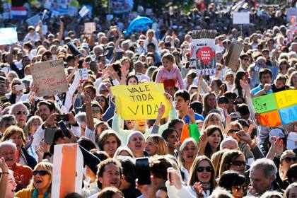 Marcha en contra del Aborto desde Plaza Italia a Facultad de Derecho, el 25 de marzo de 2018