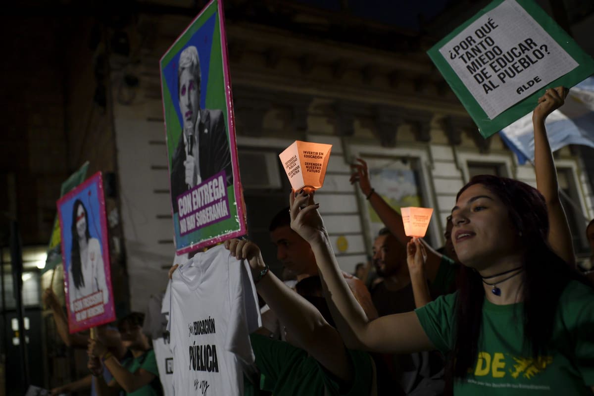 Marcha en defensa de la universidad pública y por aumento del presupuesto universitario en Rosario