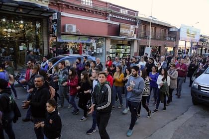 Los vecinos de San Miguel del Monte marcharon hoy en procura de justicia