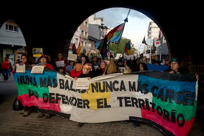 Marcha en solidaridad con el pueblo mapuche en Villa Mascardi