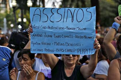 La marcha en Zárate repudio el asesinato de Fernando Báez Sosa, mientras las autoridades locales optaron por el silencio
