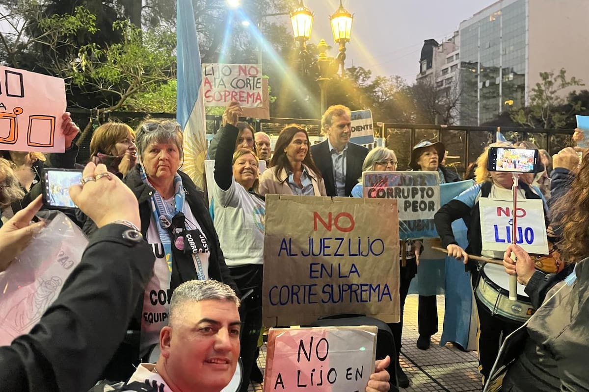 Marcha frente a Tribunales contra Lijo