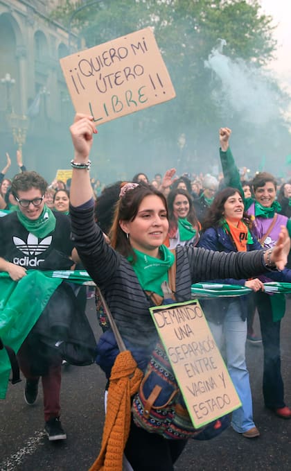 Marcha multitudinaria por la legalización del aborto