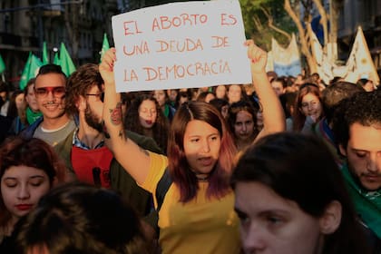 Marcha multitudinaria por la legalización del aborto