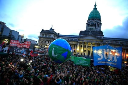 Marcha multitudinaria por la legalización del aborto