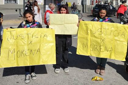 Marcha para pedir justicia por Morena Domínguez, la chica de 11 años asesinada por motochorros que le robaron el celular en Lanús