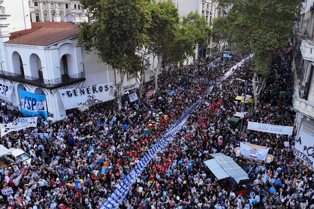 Marcha por el Día de la Memoria en Plaza de Mayo