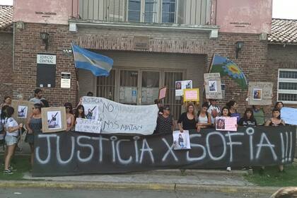 Marcha por el femicidio de Sofía Vicente en Olavarría