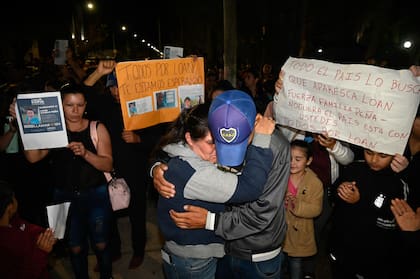 Marcha por la desaparición de Loan, en 9 de Julio en la provincia de Corrientes. Los vecinos marcharon a la comisaría del lugar