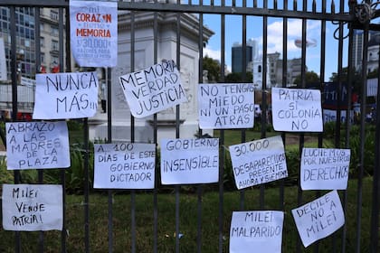 Marcha por la Memoria, Verdad y Justicia el 24 de Marzo de 2024 en Plaza de Mayo