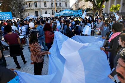 Marcha por las Dos Vidas desde la Plaza de Mayo hasta el Congreso, en apoyo al médico Leandro Rodríguez Lastra