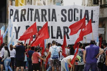 Marcha por Paritaria Social y Popular