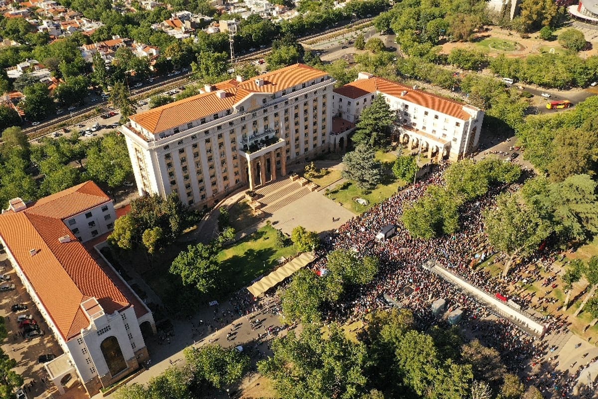Marchas en Mendoza en defensa de los ríos y contra la megaminería