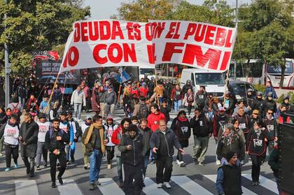 Marchas y ollas populares: organizaciones sociales se movilizan a Plaza de Mayo