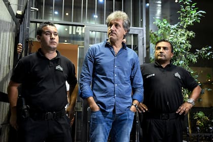 Marchi en la puerta de Agremiados