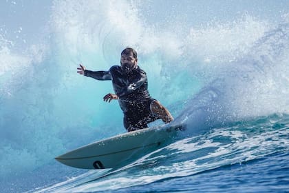 "Marcio Freire, de nacionalidad brasileña, murió esta tarde después de una caída practicando tow-in surfing en Praia do Norte" Nazaré (portugal)