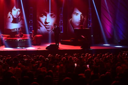 Marco Antonio Caponi sorprendió a todos entonando una canción del ídolo