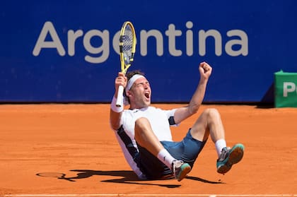 Marco Cecchinato y su festejo tras consagrarse en Palermo