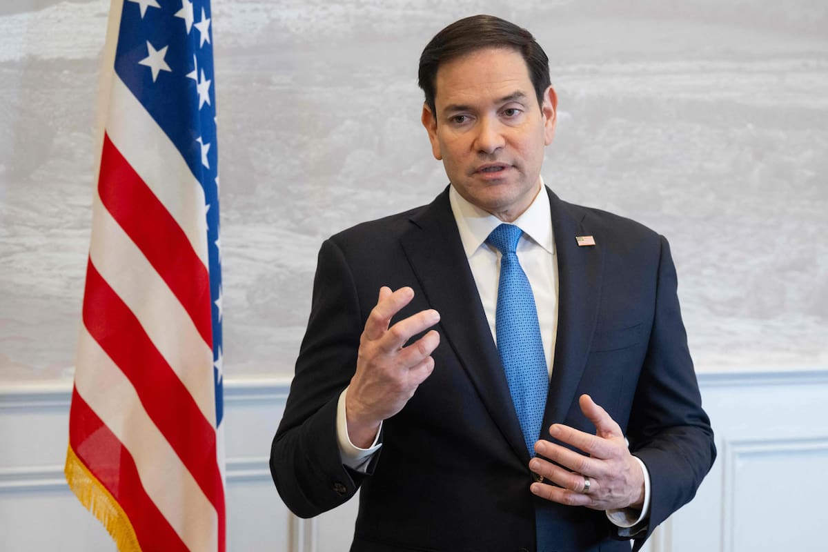 Marco Rubio, hijo de inmigrantes cubanos, nació en Miami en 1971 y se convirtió en una figura destacada del Partido Republicano antes de asumir como secretario de Estado
