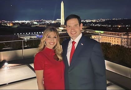 Marco Rubio y su esposa con ascendencia colombiana se casaron en 1998 y actualmente tienen cuatro hijos