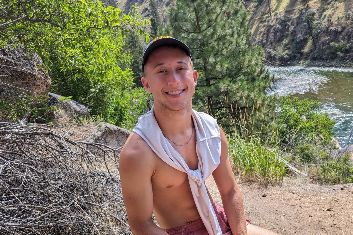 Marco Troper en una expedición en California