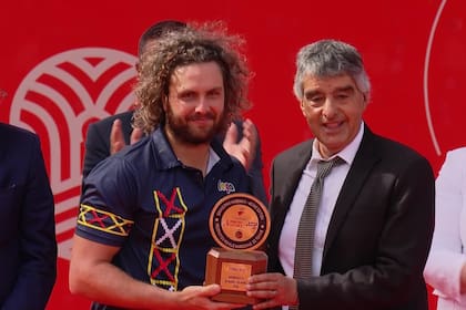 Marco Trungelliti, sonriente pese a la derrota en la final de Marrakech, ante un imponente español, Rafael Jodar