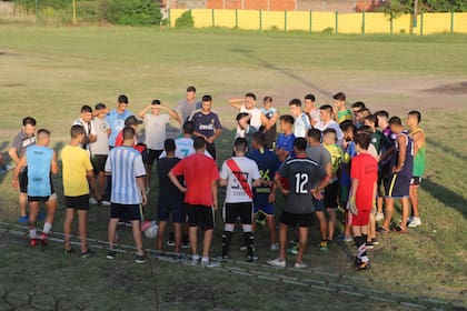 Marcos Rojo, en el plantel de su nuevo equipo