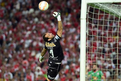 Marcos Díaz, listo para dejar Huracán. ¿Llega a Boca?