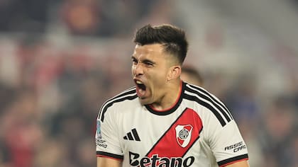 Marcos Acuña festeja su gol ante Estudiantes de Río Cuarto